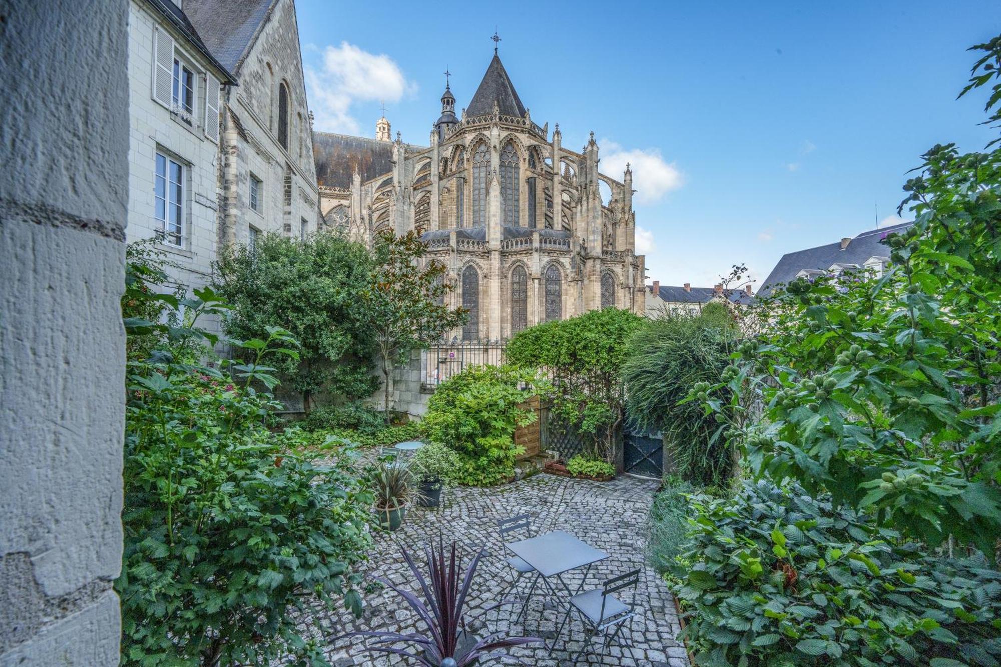 Appartement Raffine Vue Cathedrale, Jardin, Wifi Tours Bagian luar foto