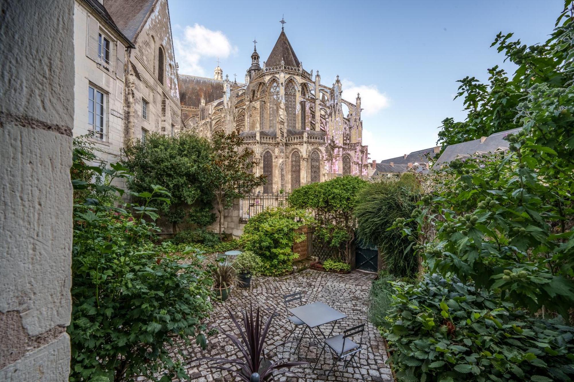 Appartement Raffine Vue Cathedrale, Jardin, Wifi Tours Bagian luar foto