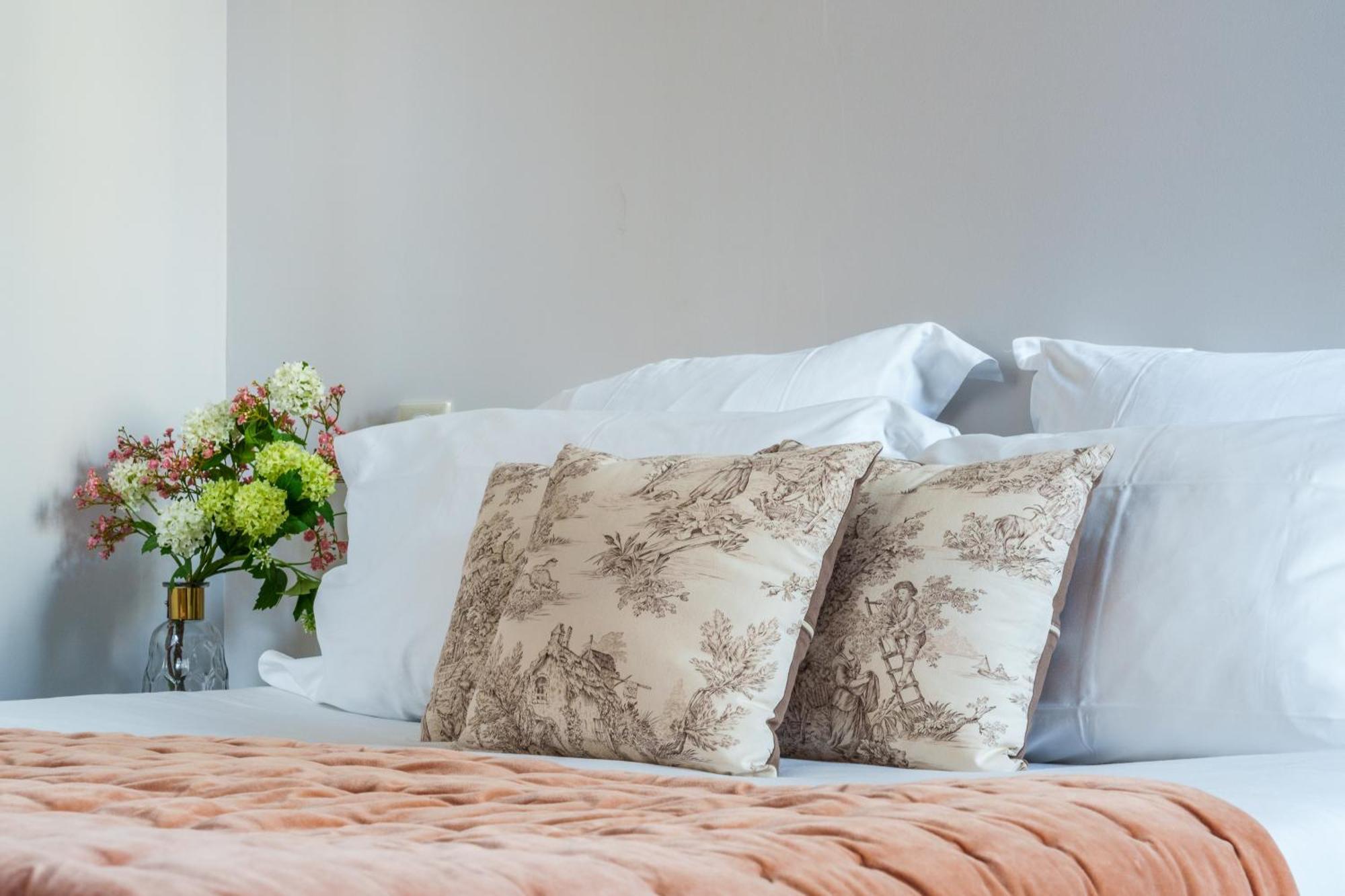 Appartement Raffine Vue Cathedrale, Jardin, Wifi Tours Bagian luar foto
